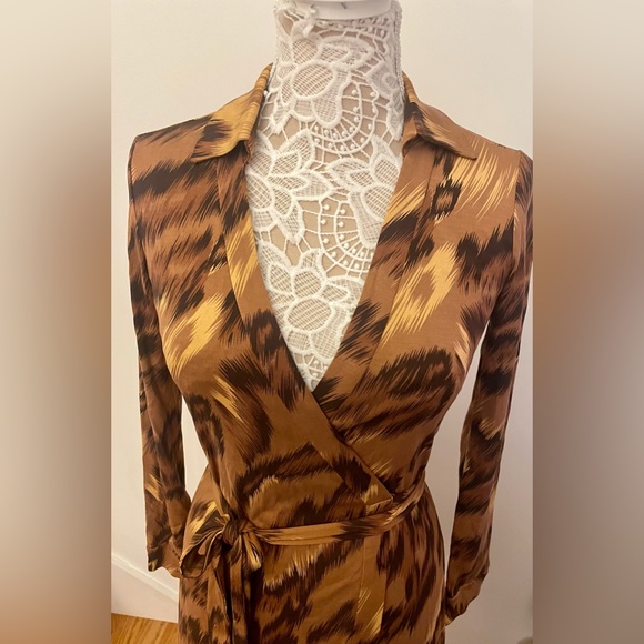 Diane Von Furstenberg Palace Tiger Wrap Dress - Picture 5 of 13